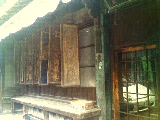 お目当てはご当地グルメ