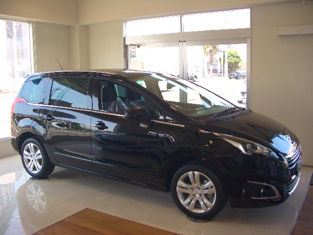 続々入荷してます