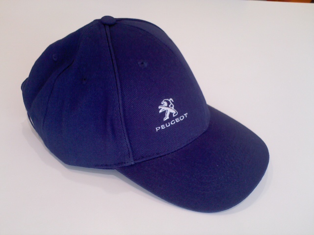 プジョーロゴ入りのCAPが入荷