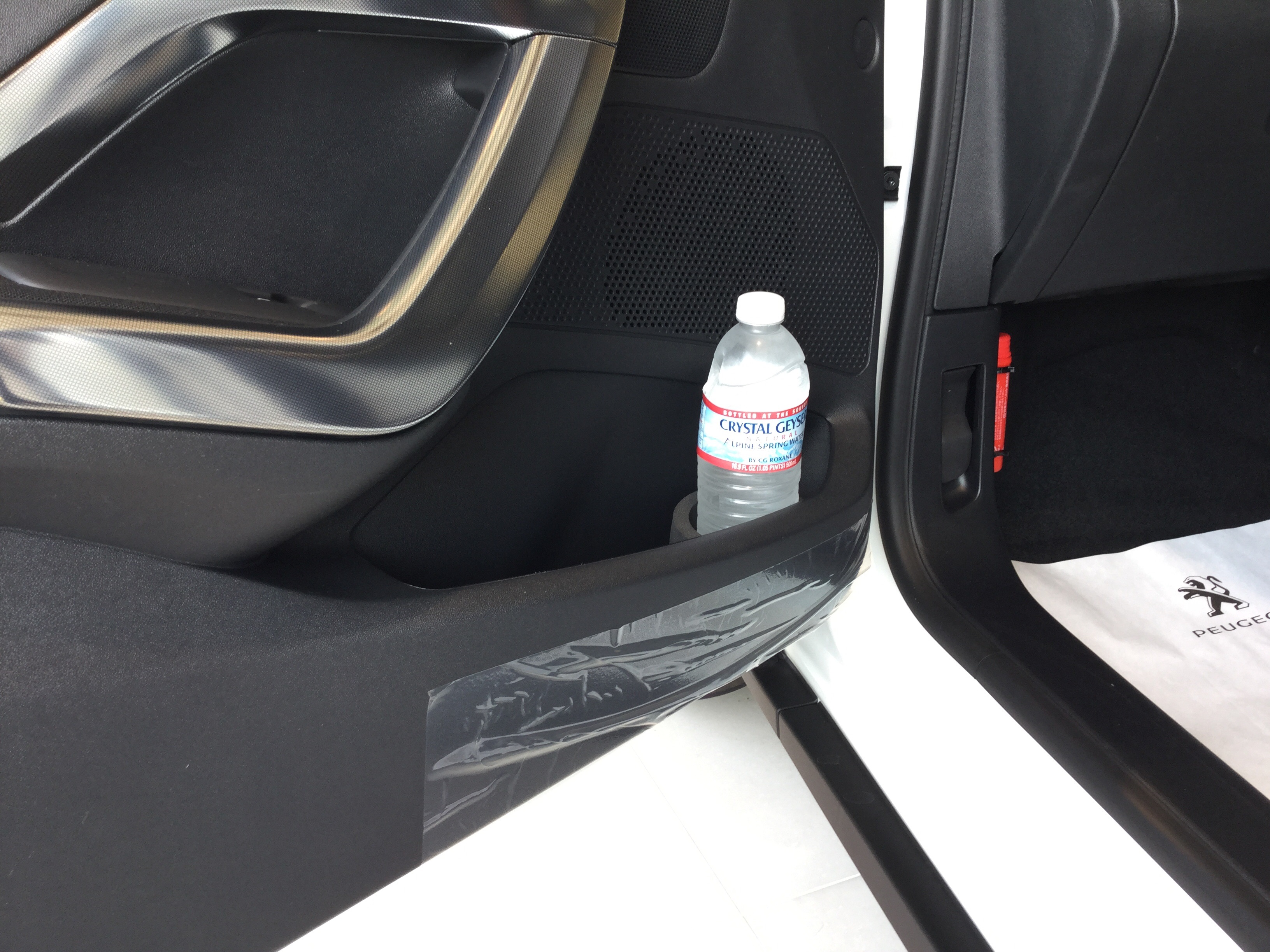 ドアボトルホルダー