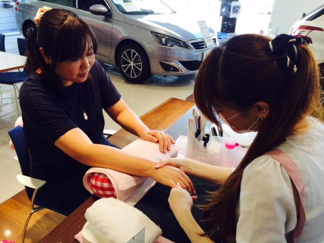 ハンドマッサージ