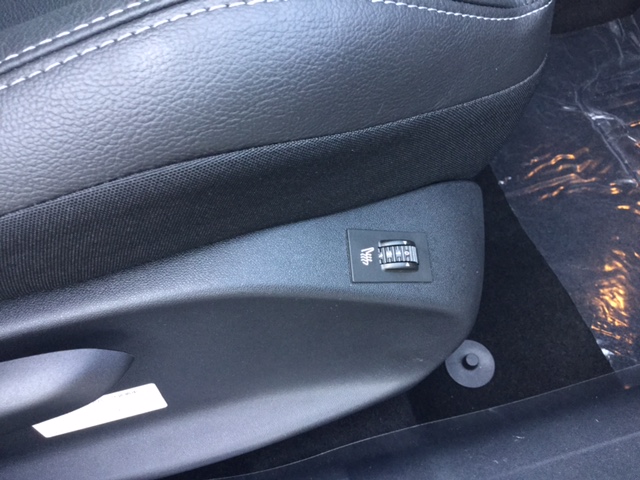 PEUGEOT 2008 LEATHER EDITION  本日入荷