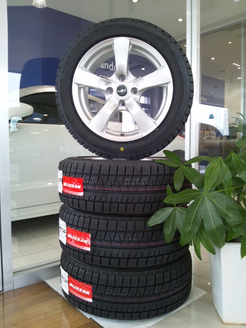 オリジナルアルミホイール＆スタッドレスタイヤご予約開始☆