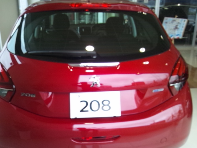 PEUGEOT☆208　リオハレッド　入荷☆