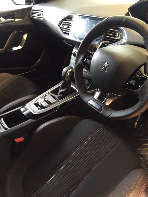 PEUGEOT 308 GT Line 入荷！