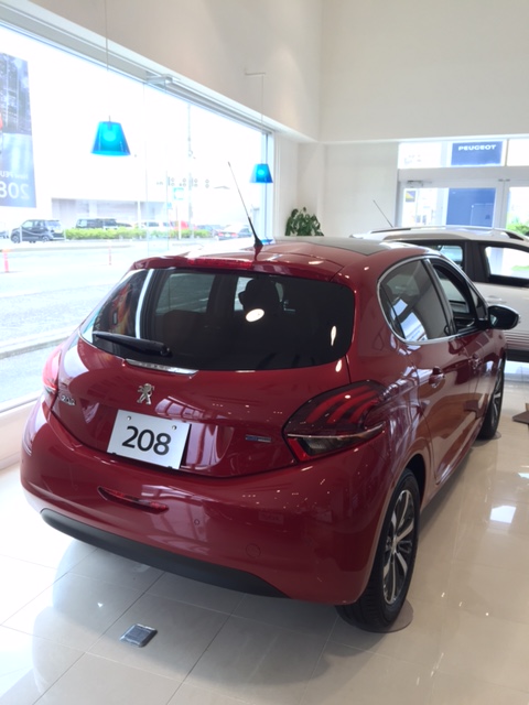 《PEUGEOT 208 Allure Cielo Package》 入荷！