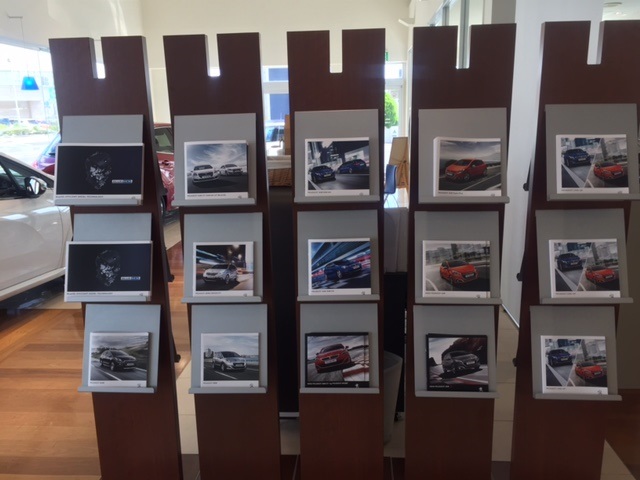 《定休日のお知らせ》