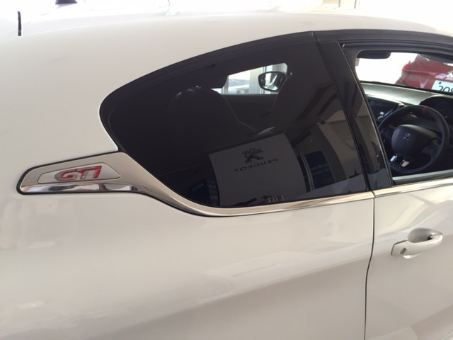 《PEUGEOT 208 GTi》