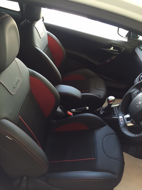 《PEUGEOT 208 GTi》