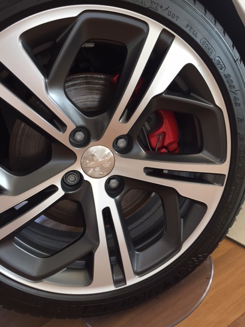 《PEUGEOT 208 GTi》