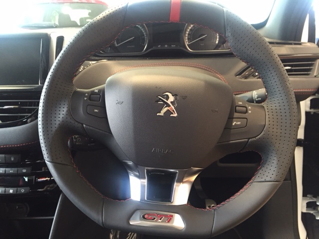 スポーツの秋♪《208GTi》