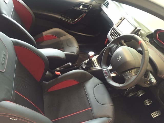 スポーツの秋♪《208GTi》