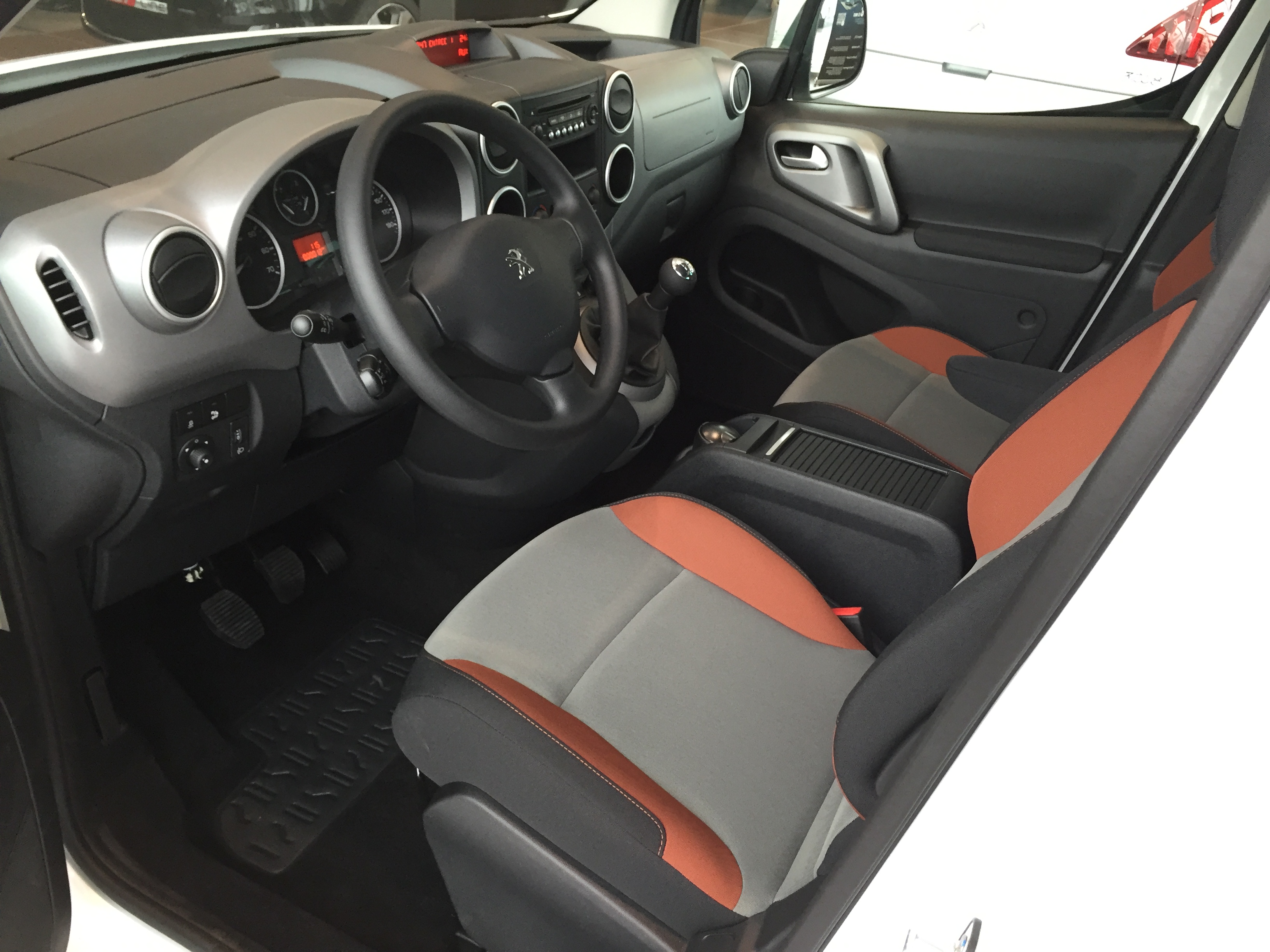 ◆◆◆定休日のお知らせ◆◆◆