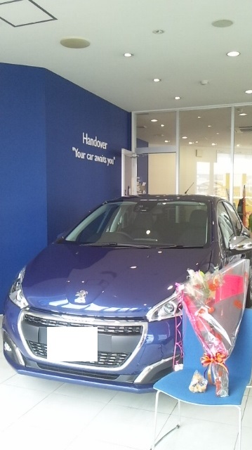 ☆PEUGEOT　208　Allureカラドブルーご納車させていただきました☆