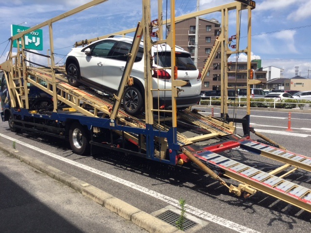 続々と新車が届いております！！