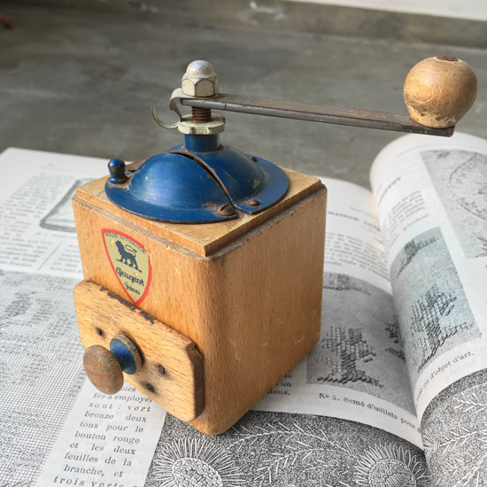 定休日のご案内