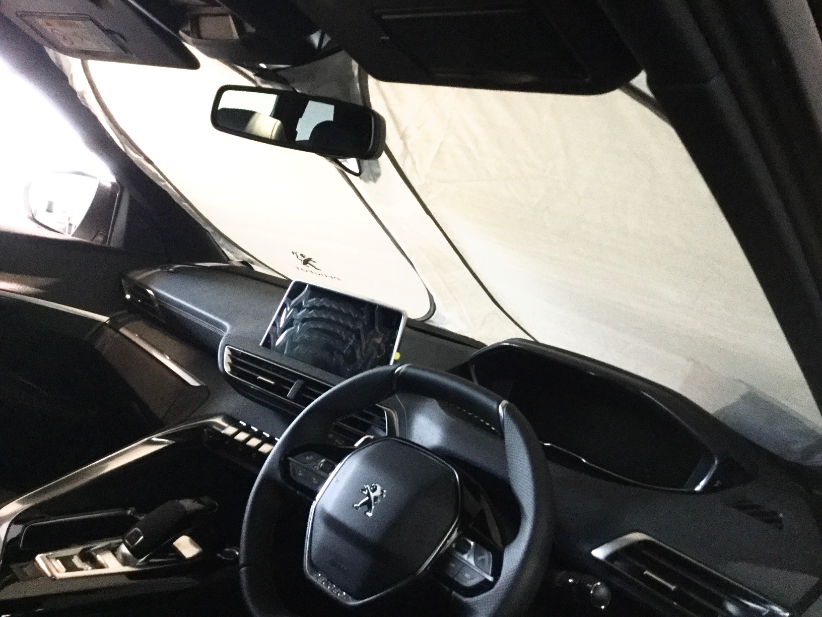 プジョーウィンドウサンシェード！！