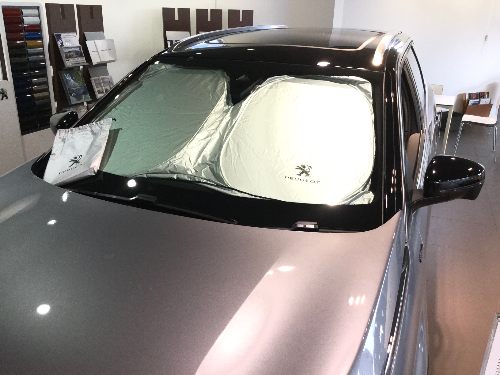 プジョーウィンドウサンシェード！！