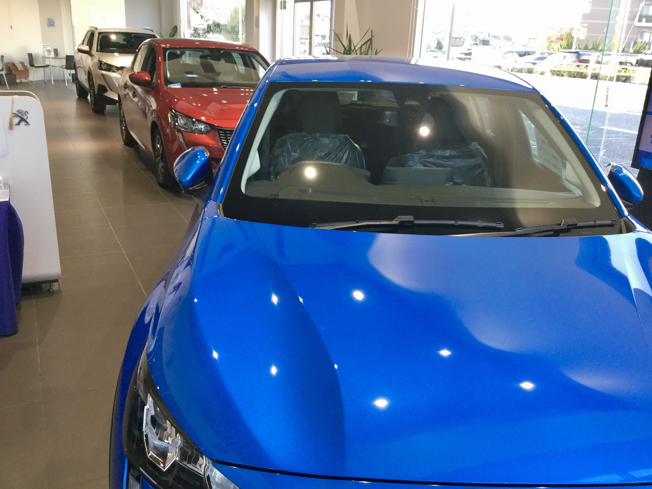 プジョー栗東ショールーム♫