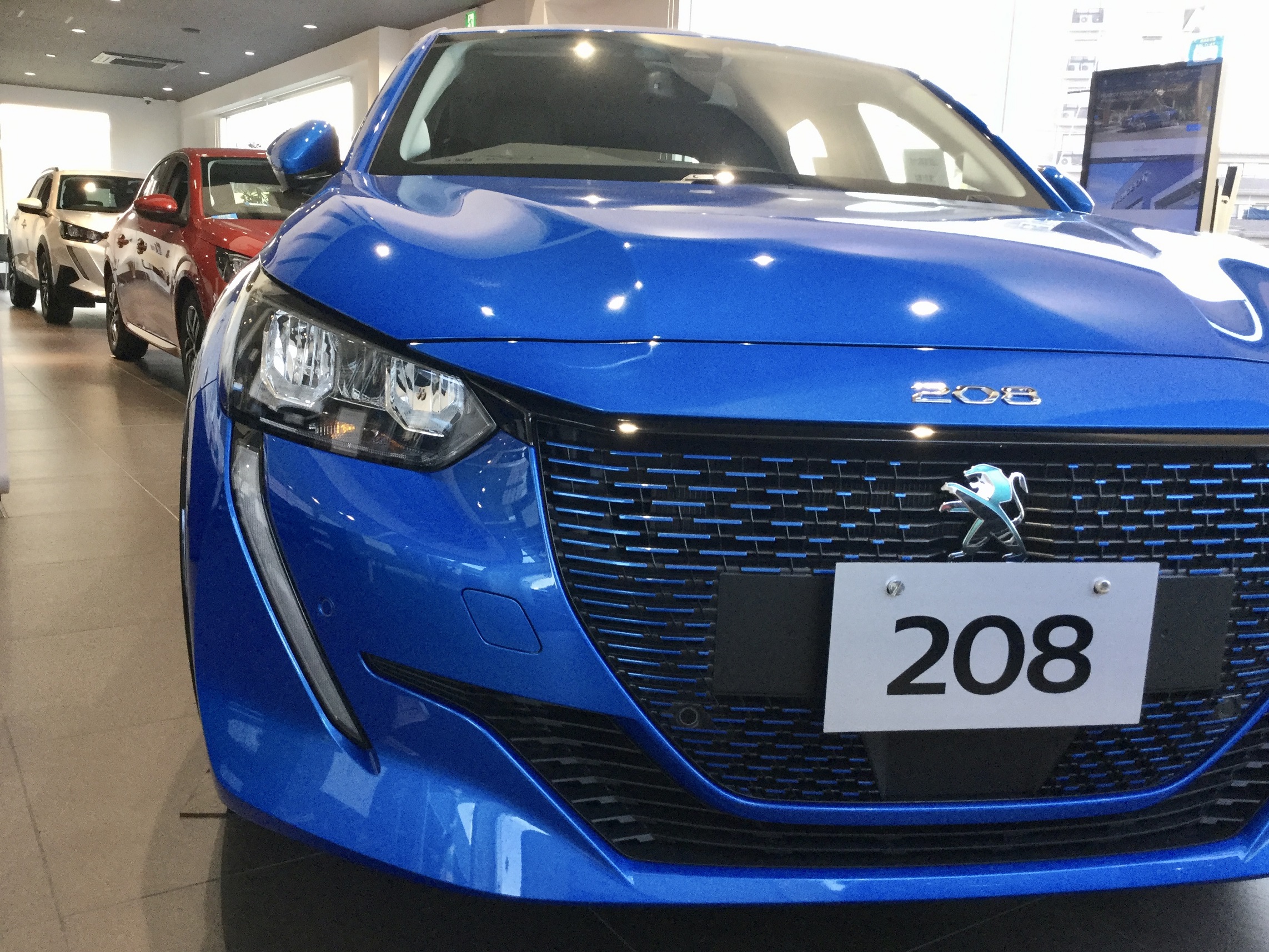 プジョー栗東ショールーム♫