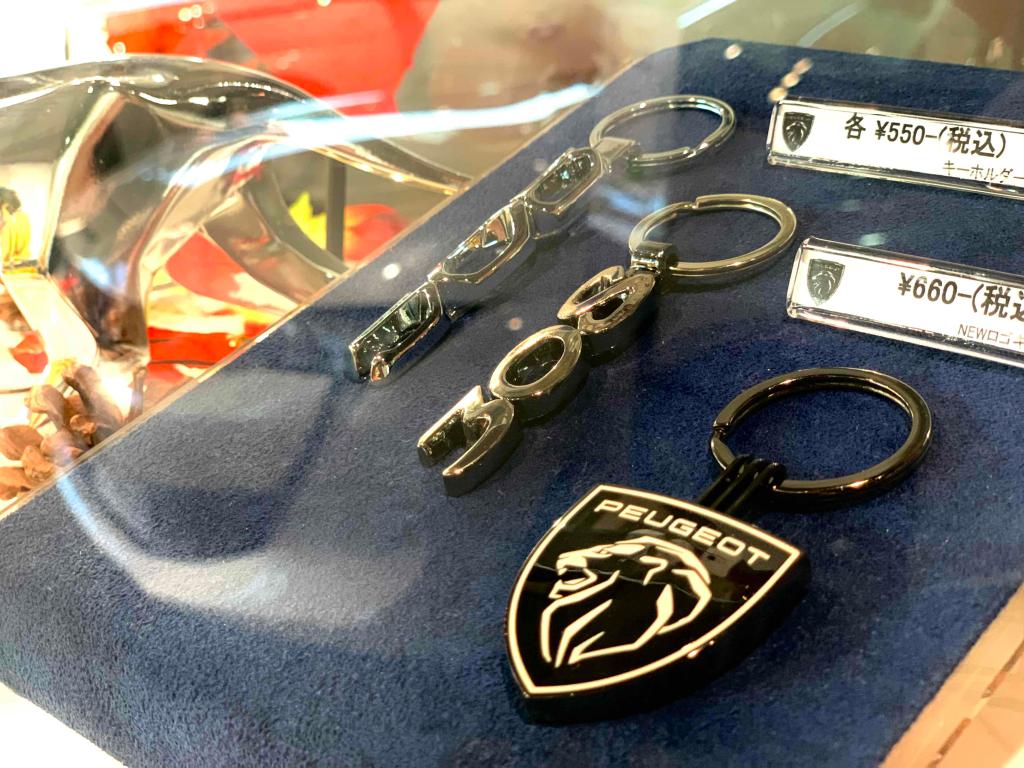PEUGEOT NEWロゴアクセサリー✨