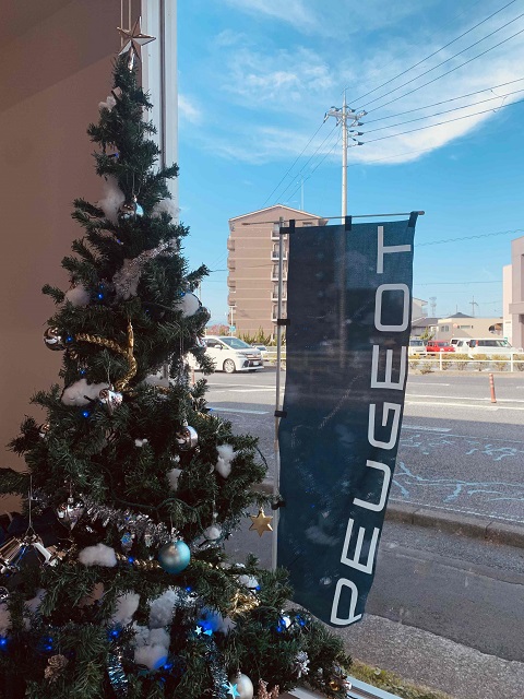 PEUGEOT栗東にもクリスマスツリー🎄が
