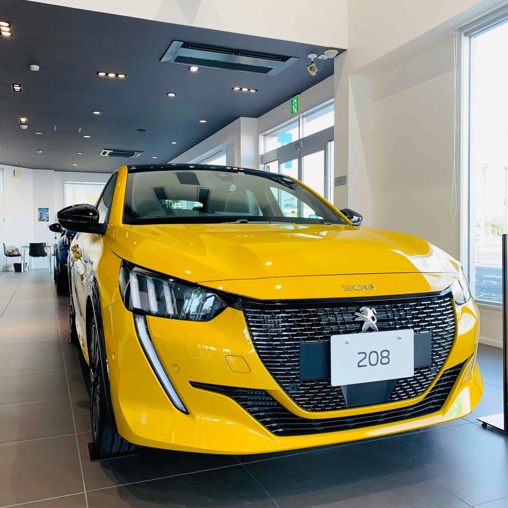 PEUGEOT208GT　ファロイエロー