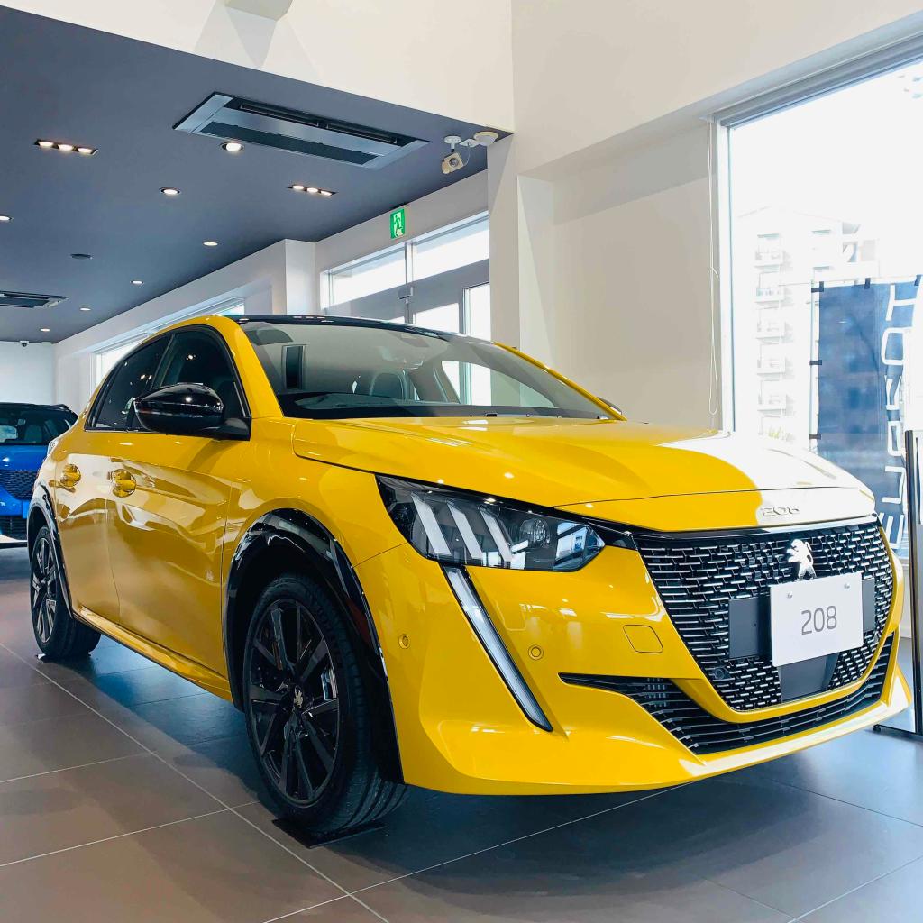 PEUGEOT208GT　ファロイエロー