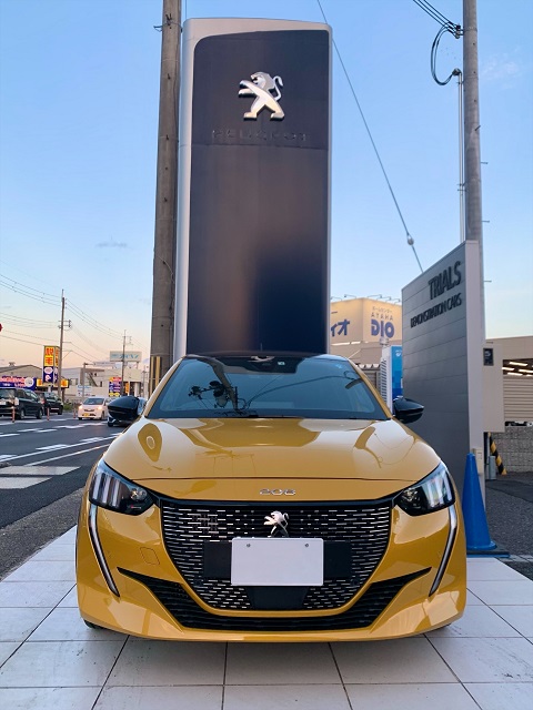 夕暮れと208♪