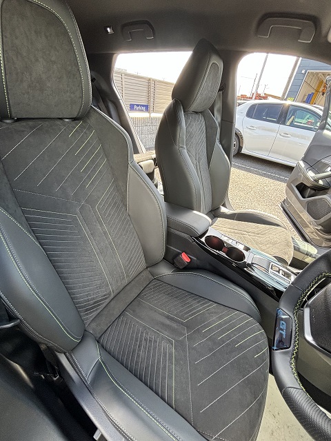 PEUGEOT2008ご試乗いかがですか？