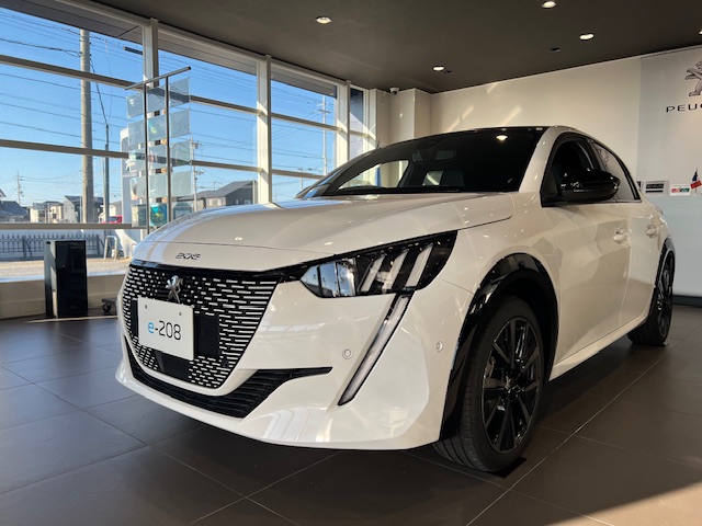プジョーの電気自動車【e-208】買うなら今がお得！！