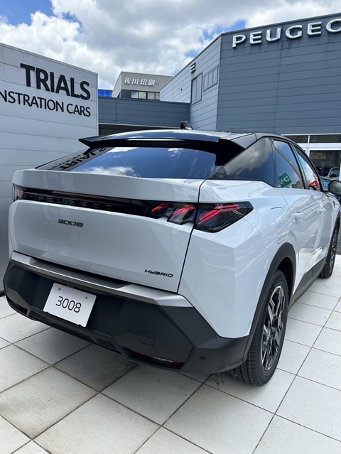 3008 GT HYBRID オケナイトホワイト入荷✨️