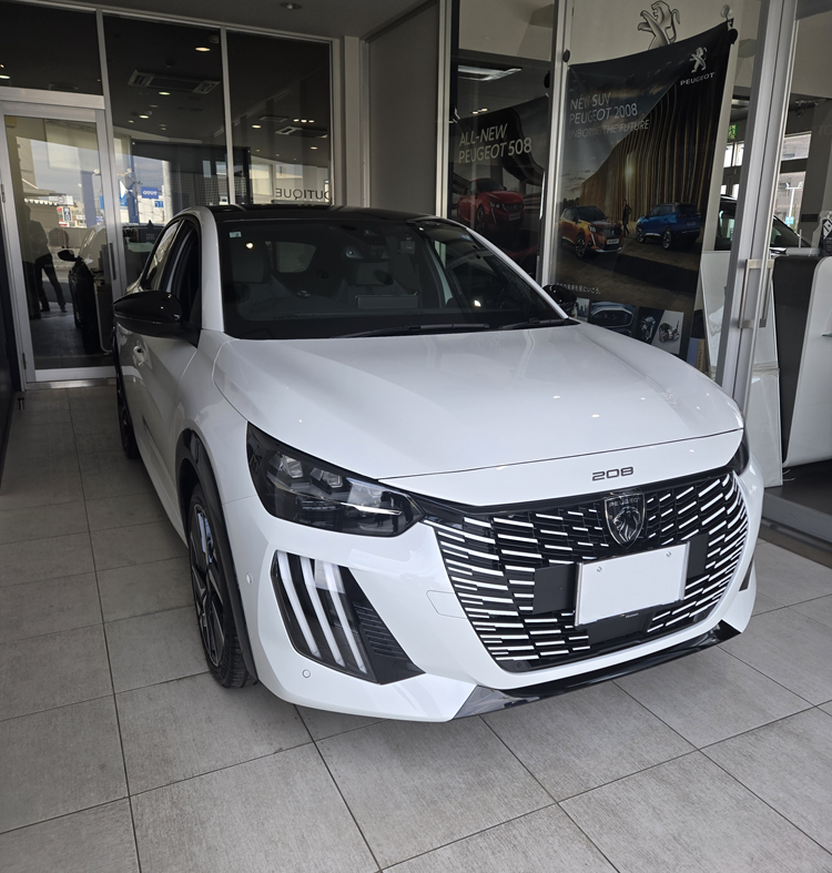 PEUGEOT 208 御納車!!